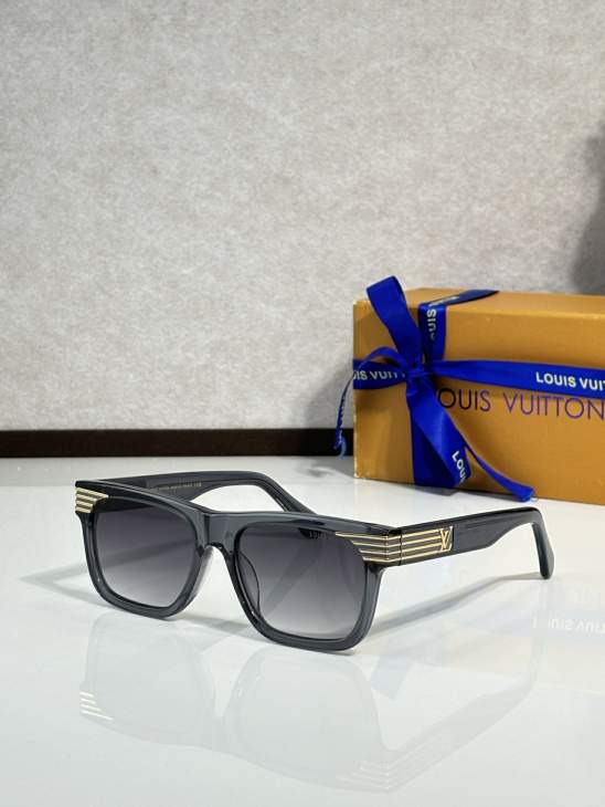 Picture of Louis Vuitton Sunglasses _SKUfw75840983fw